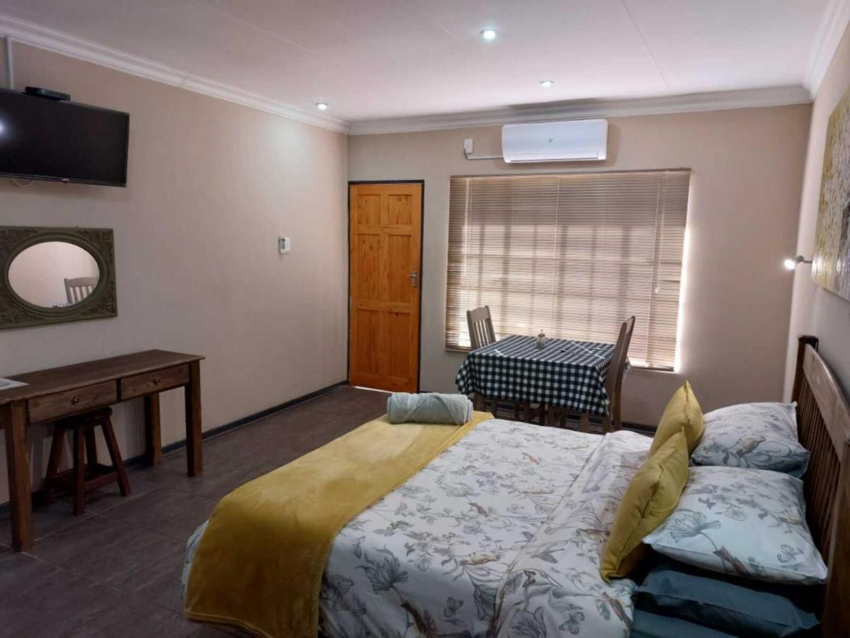 Wisteria Lane Guesthouse Postmasburg Exterior foto